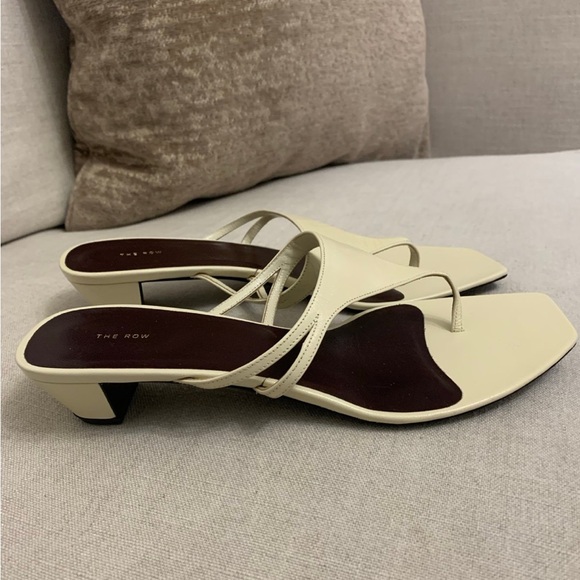 The Row Graphic Thong Kitten Heel in Leather Sandals Size 40 - Picture 8 of 15